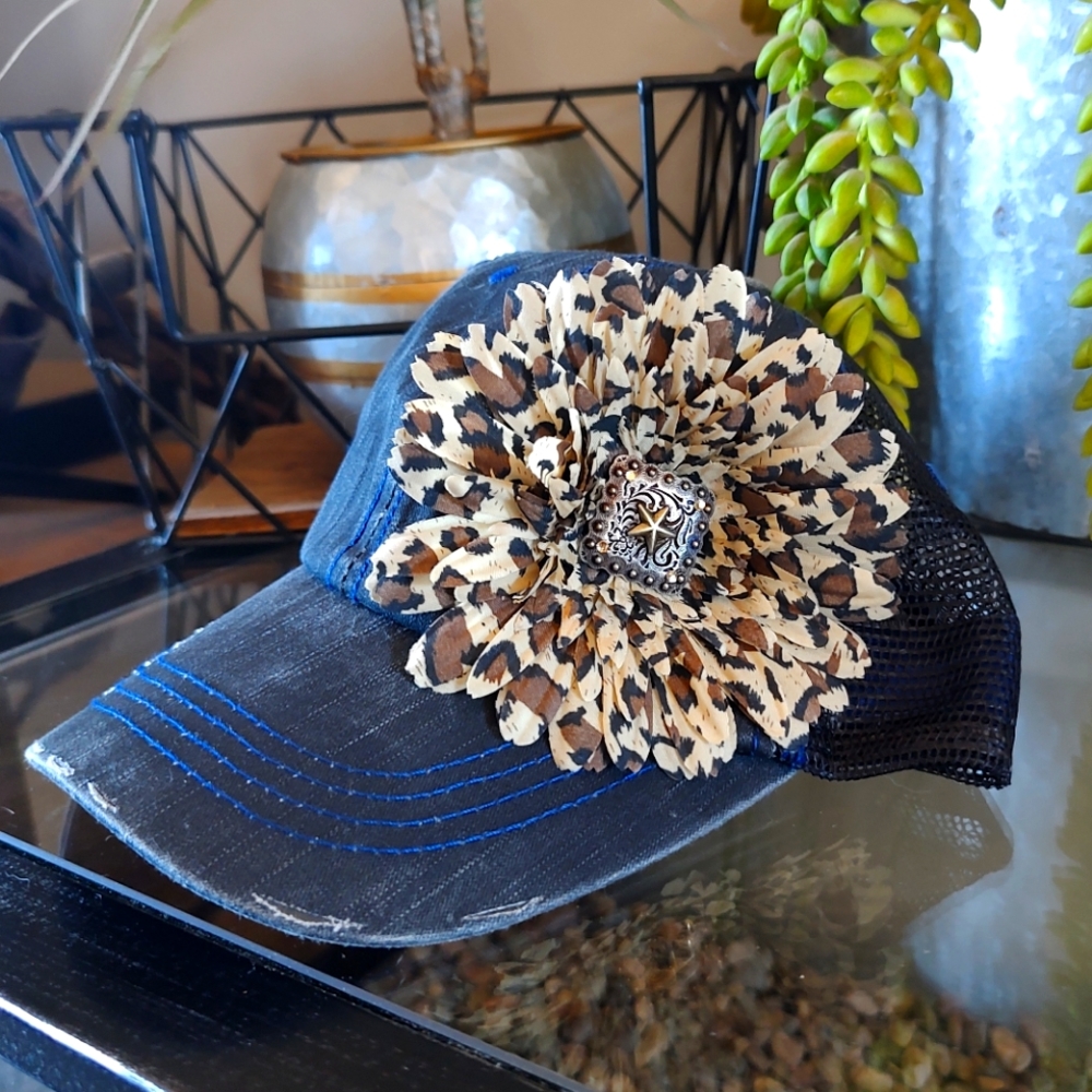 Women's Leopard Print Trucker Hat